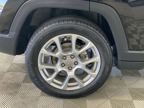 Used 2022 Jeep Compass Latitude AWD/4WD image 37