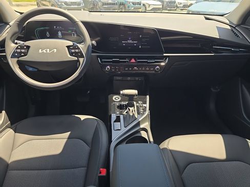 New 2026 Kia Niro EX FWD image 12