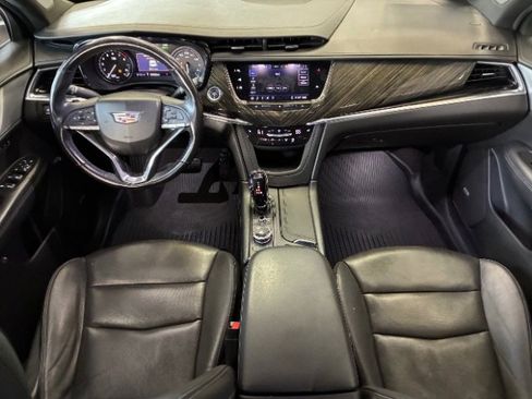 Used 2020 Cadillac XT6 Premium Luxury image 3