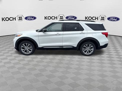 Used 2023 Ford Explorer XLT w/ Equipment Group 202A AWD/4WD image 4