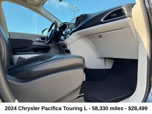 Used 2024 Chrysler Pacifica Touring-L image 22