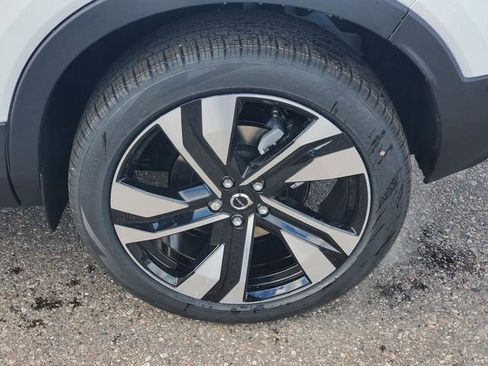 New 2026 Volvo XC40 B5 Ultra w/ Protection Package Premier image 7