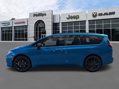 New 2026 Chrysler Pacifica Limited w/ S Appearance Package FWD image 7