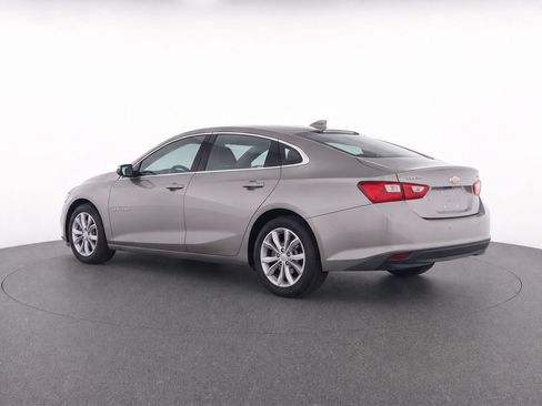 Used 2025 Chevrolet Malibu LT FWD image 3