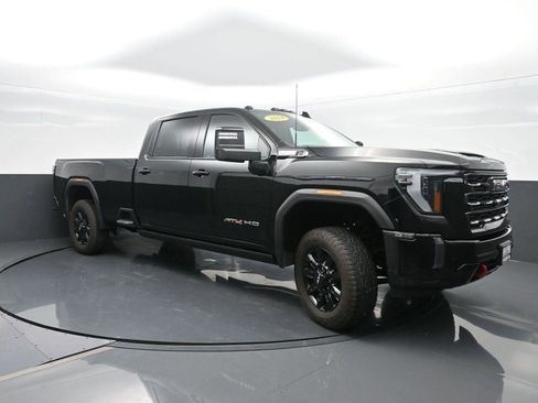 Used 2024 GMC Sierra 3500 AT4 w/ Technology Package image 4