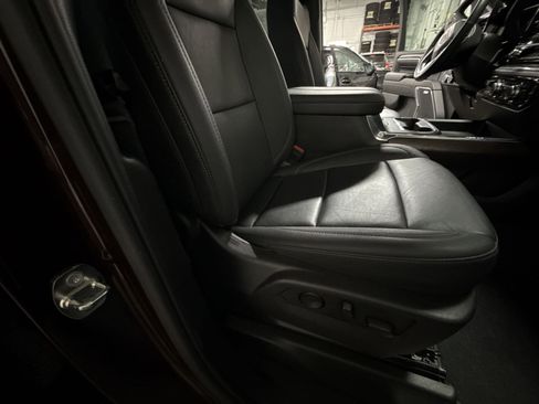 Used 2024 GMC Sierra 3500 SLT w/ SLT Premium Package image 27