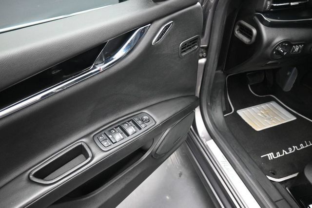 Used 2022 Maserati Quattroporte Modena Q4 AWD/4WD image 8