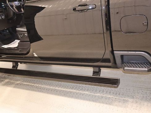 Used 2024 GMC Sierra 2500 AT4X w/ AT4X AEV Edition image 45