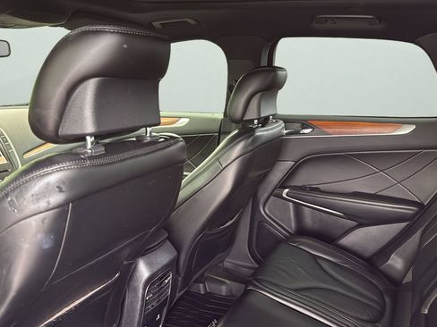 Used 2019 Lincoln MKC Select w/ Select Plus Package FWD image 25