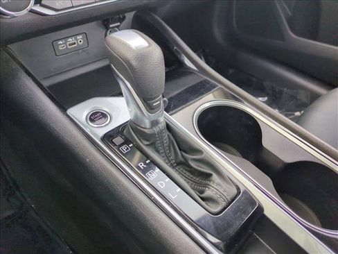 Used 2024 Nissan Altima 2.5 SV image 12