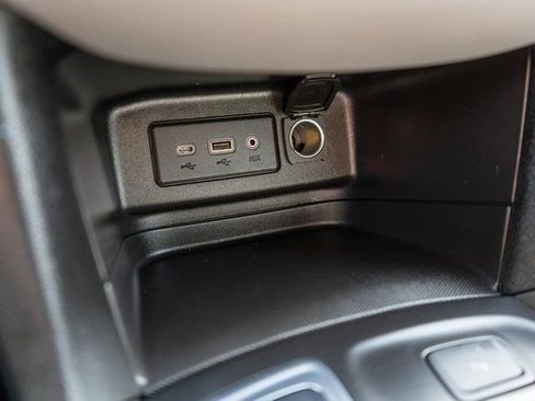 Used 2024 Chevrolet Equinox LT w/ Driver Convenience Package AWD/4WD image 30