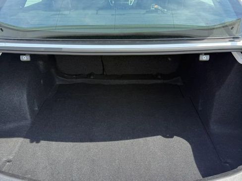 Used 2021 Chevrolet Malibu LT FWD image 9