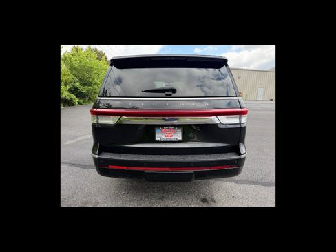 Used 2024 Lincoln Navigator Reserve AWD/4WD image 13