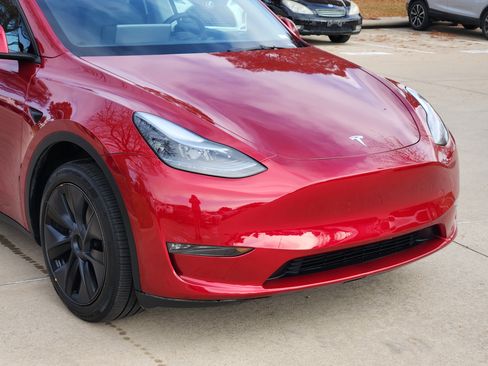 Used 2025 Tesla Model Y Long Range image 7