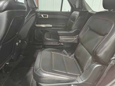 Used 2020 Ford Explorer XLT w/ Equipment Group 202A AWD/4WD image 16