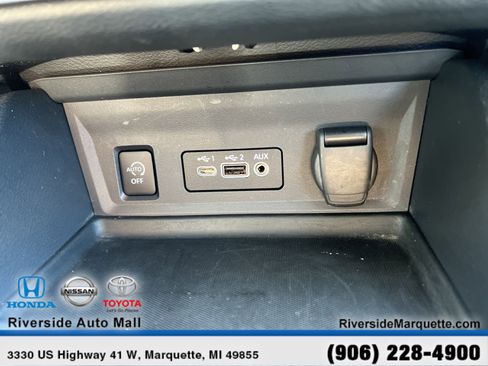 Used 2024 Nissan Sentra SV image 18