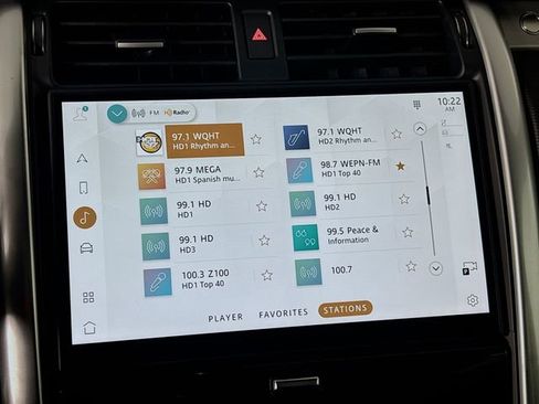 Used 2024 Land Rover Discovery Dynamic SE image 15