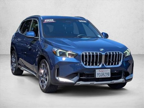 Used 2025 BMW X1 xDrive28i AWD/4WD image 3