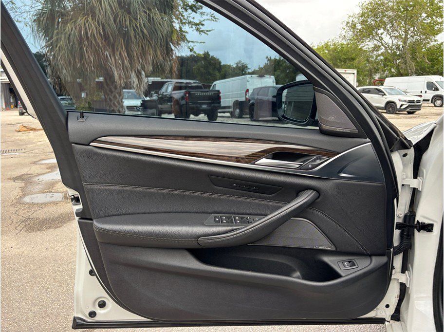 Used 2018 BMW 540i RWD image 23