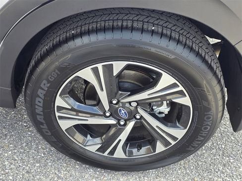 Used 2025 Subaru Crosstrek 2.0i Premium image 34