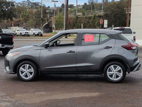 Certified 2025 Nissan Kicks Play S image 5