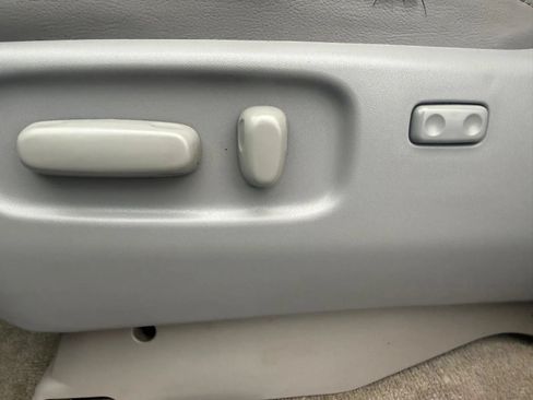 Used 2009 Toyota Sienna XLE FWD image 33