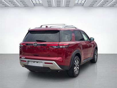 Used 2023 Nissan Pathfinder SL w/ Black Appearance Package