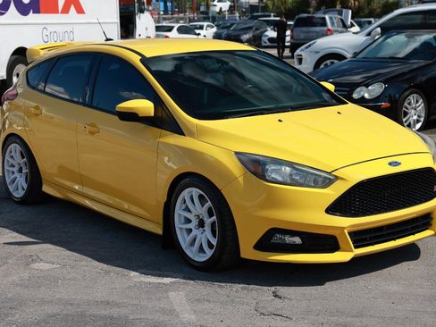 Used 2017 Ford Focus ST FWD image 15
