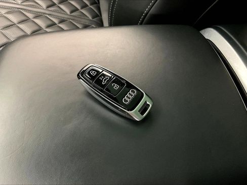Used 2021 Audi SQ7 Prestige w/ Prestige Package image 35