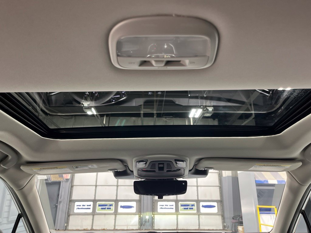 Certified 2025 Subaru Outback Touring AWD/4WD image 30