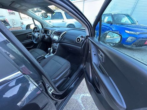 Used 2015 Chevrolet Trax LT image 9