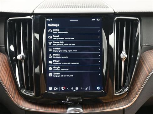 Used 2023 Volvo XC60 B6 Ultimate w/ Climate Package image 16