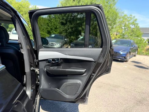 Used 2021 Volvo XC90 T5 Momentum w/ Protection Package Premier AWD/4WD image 13