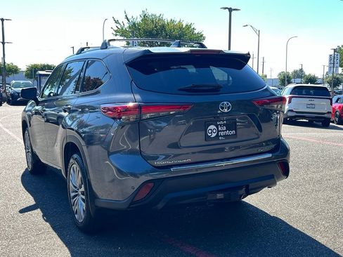 Used 2021 Toyota Highlander Platinum AWD/4WD image 9