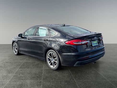 Used 2020 Ford Fusion Titanium image 5