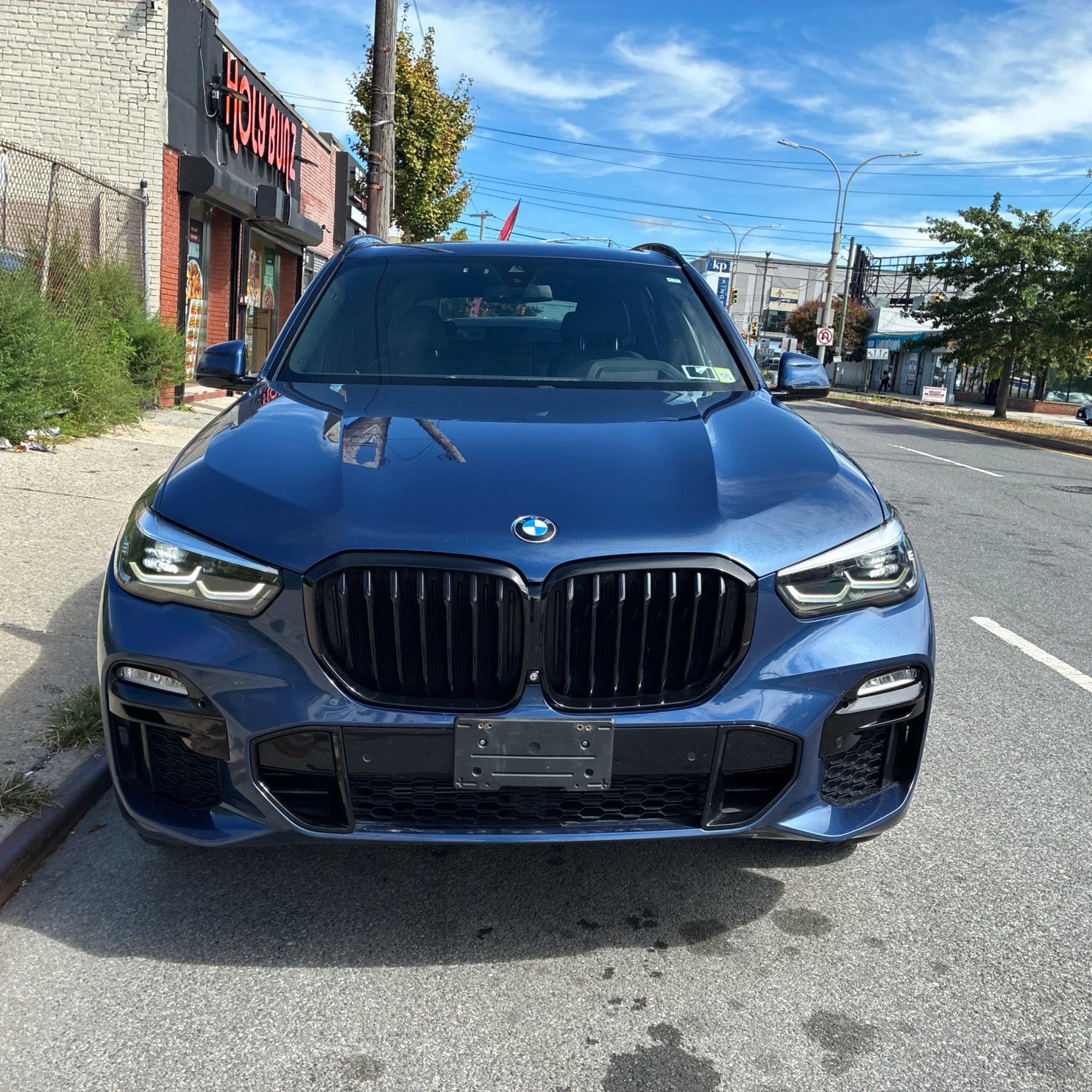 Used 2020 BMW X5 xDrive40i w/ M Sport Package AWD/4WD image 3