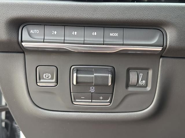 Certified 2025 Cadillac Escalade Premium Luxury w/ LPO, Floor Liner Package AWD/4WD image 35
