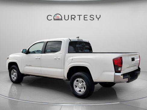 Certified 2023 Toyota Tacoma SR5 image 3