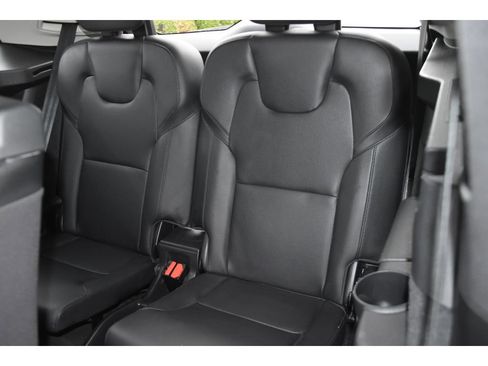 Certified 2023 Volvo XC90 B5 Plus image 17