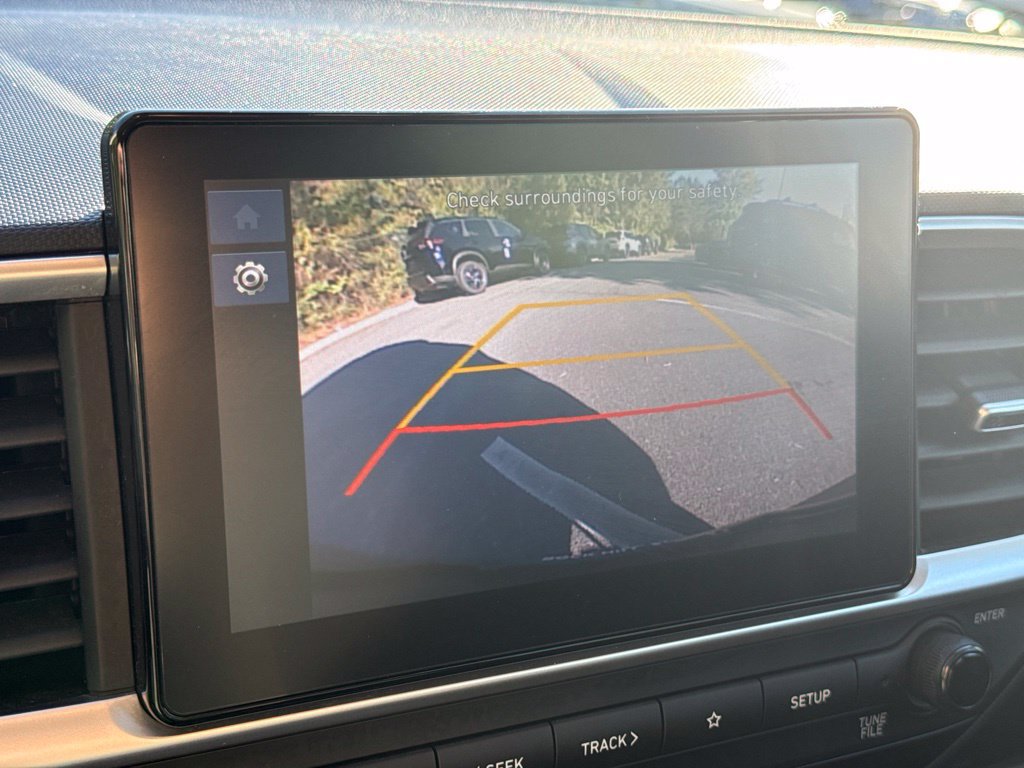 Used 2025 Hyundai Venue SEL FWD image 25