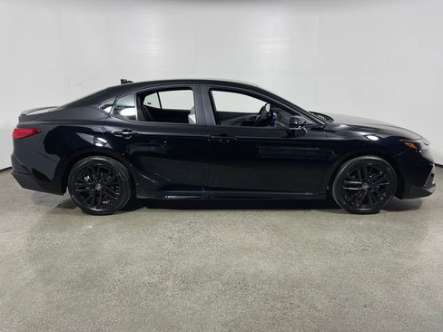 New 2026 Toyota Camry SE image 2