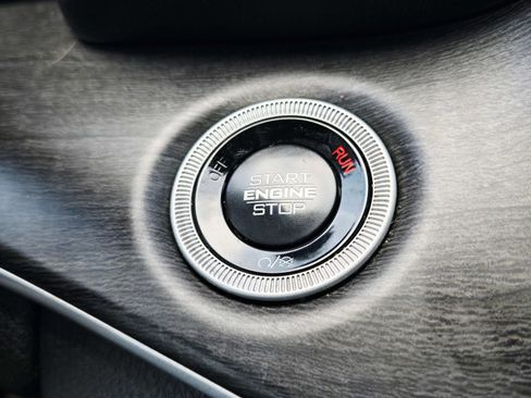 Used 2024 Jeep Grand Cherokee Limited image 34