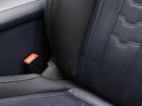 Used 2020 BMW 840i 840i Convertible 2D w/ M Sport Package image 17