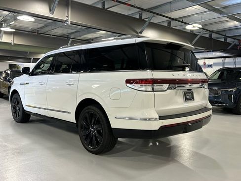 Used 2023 Lincoln Navigator L Reserve AWD/4WD image 4