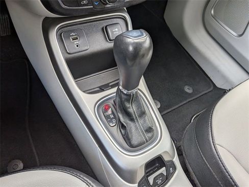 Certified 2021 Jeep Compass Latitude image 16