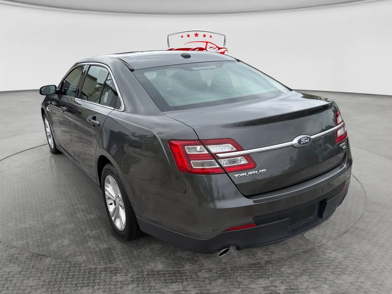 Used 2016 Ford Taurus SEL w/ Equipment Group 201A AWD/4WD image 3