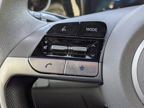 Used 2024 Hyundai Elantra SEL FWD image 5