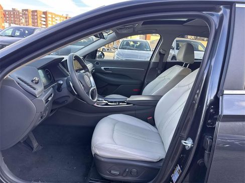 Used 2021 Hyundai Sonata Limited image 13