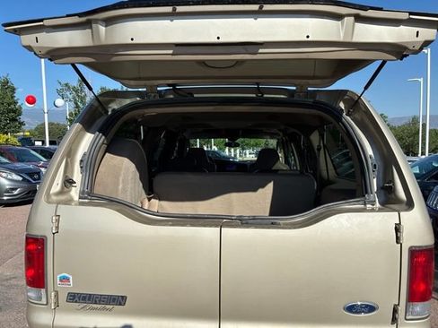 Used 2005 Ford Excursion Limited AWD/4WD image 27