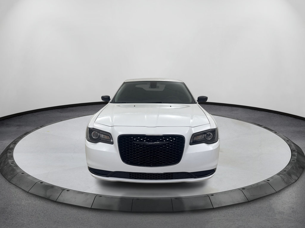 Used 2023 Chrysler 300 Touring w/ Sport Appearance Package RWD image 2